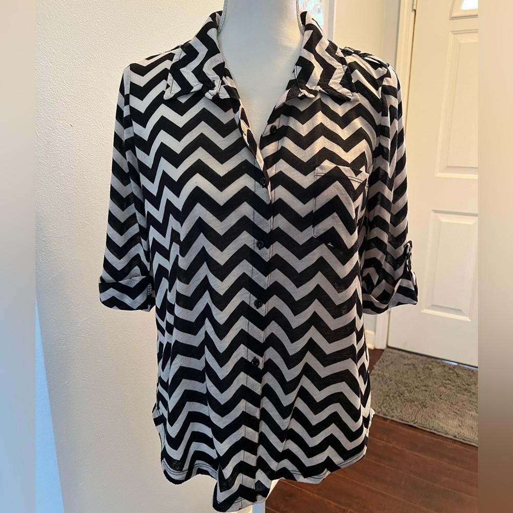 3/4 sleeve chevron print blouse